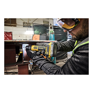 visuel1 Meuleuse droite compacte DCG420N