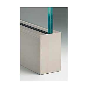 visuel1 Embout de finition ferme  pour profil Defender 810 LM