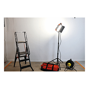 visuel4 Projecteur LED portable 3 volets avec trépied offert