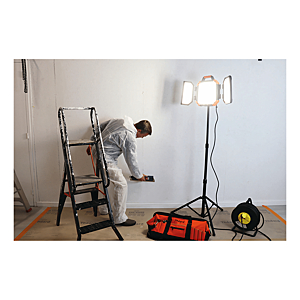 visuel3 Projecteur LED portable 3 volets avec trépied offert